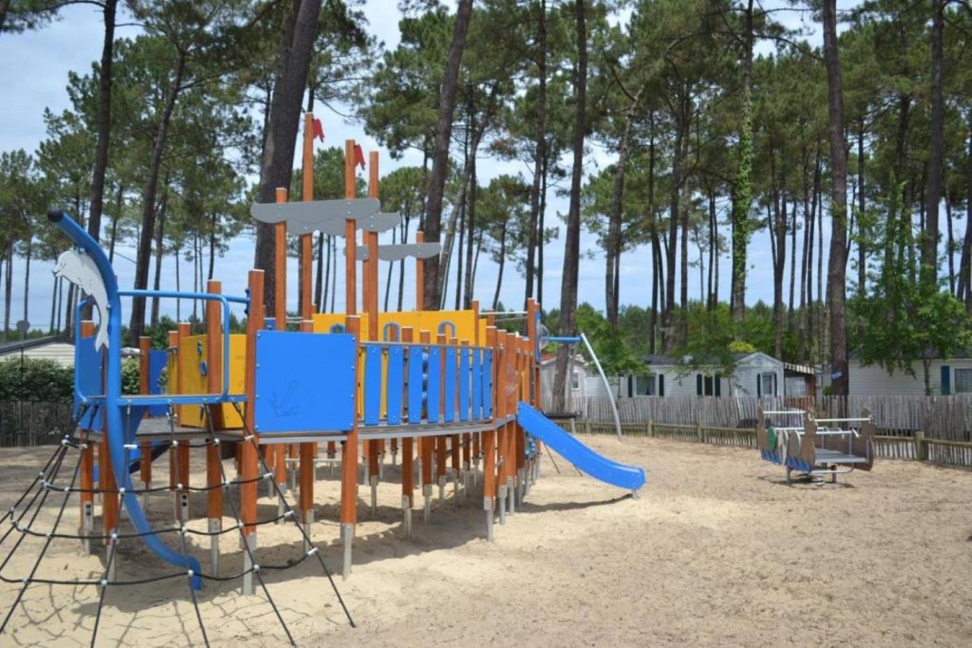 Sbvacances Tout Confort 2Ch Et 1Sdb, Environnement Calme Et Verdoyant Dans Camping 4 Etoiles Saint-Julien-en-Born Zewnętrze zdjęcie
